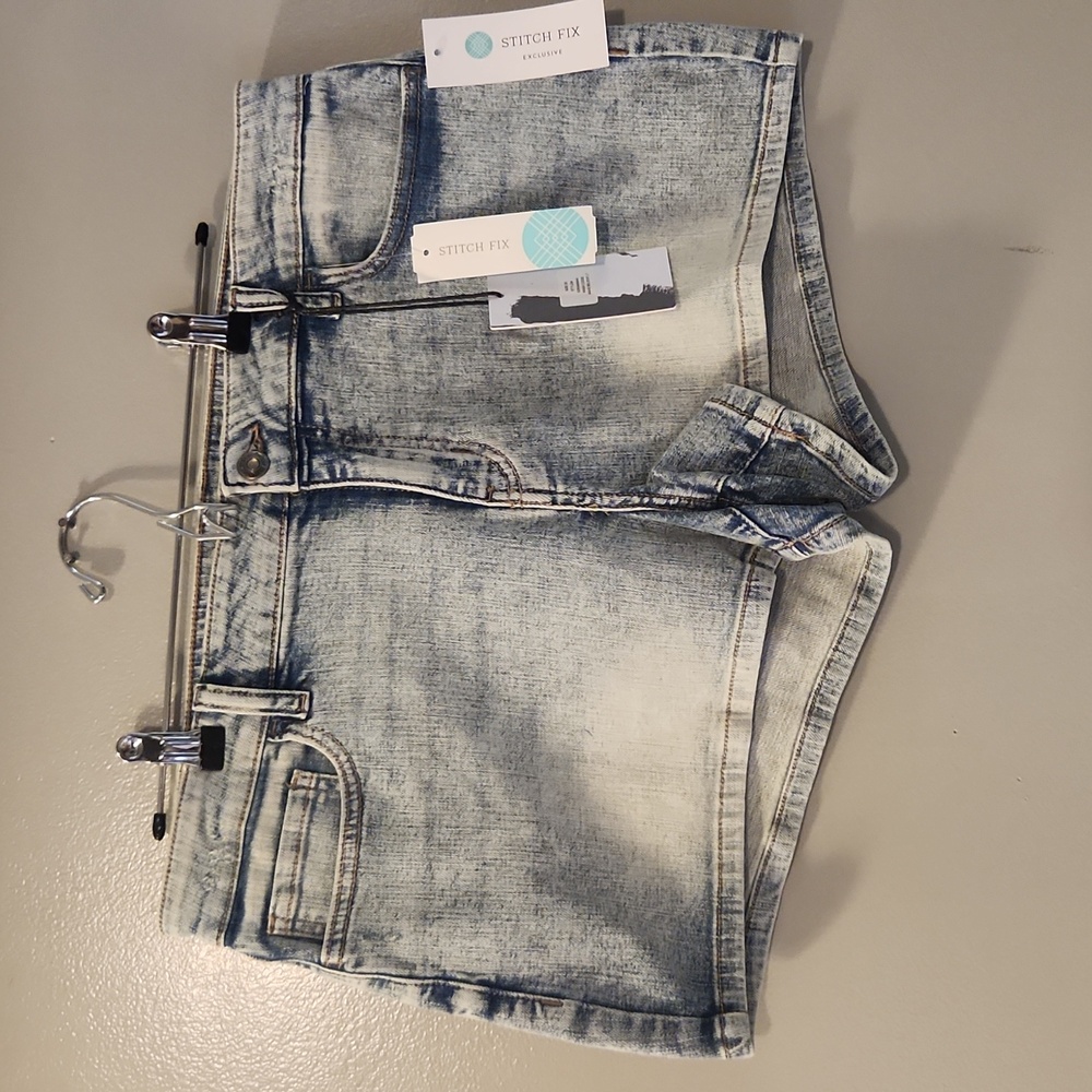 Studio Blue White Washed Blue Denim Shorts, size 33 or 16